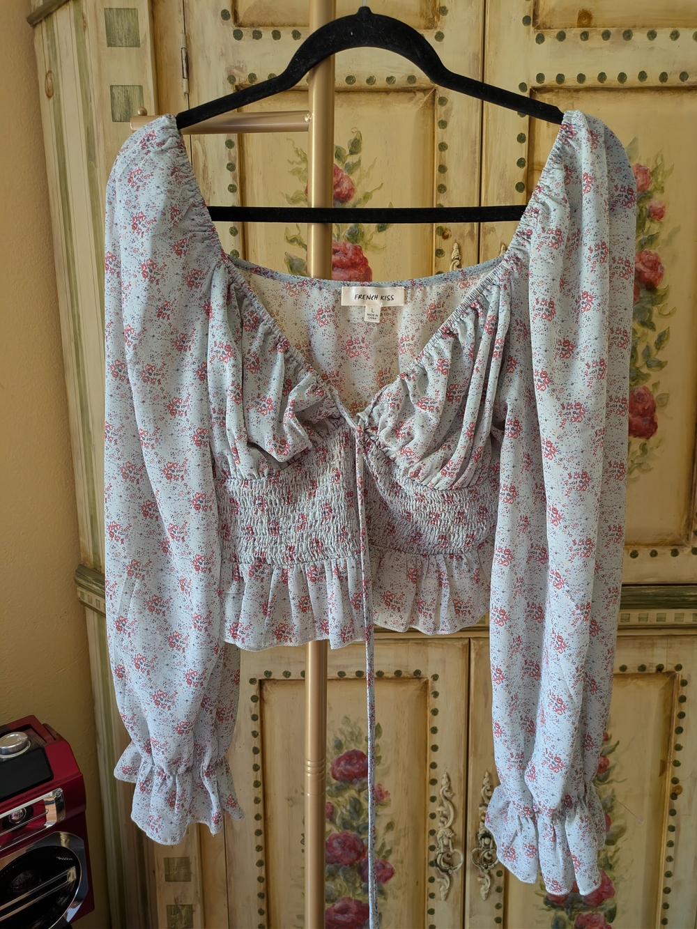 french kyss Light Blue Floral Ruffled Smocked Crop Top Sz L